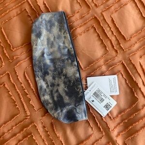 Lululemon Women's Fringe Fighter Headband Shine